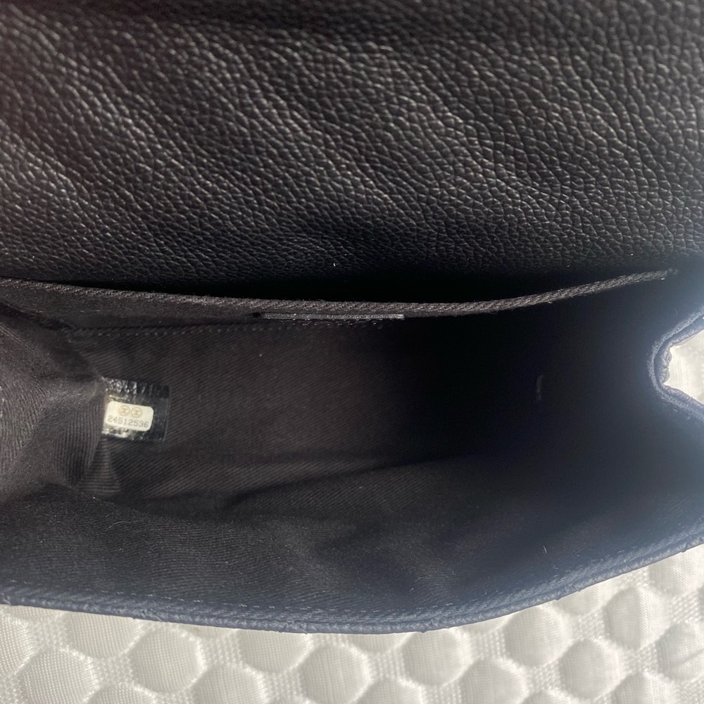 CHANEL uniform waist bag - Picture 5 of 6